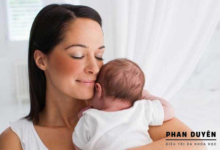 NÁM SAU SINH: KHI NÀO NÊN ĐIỀU TRỊ? CÓ ẢNH HƯỞNG ĐẾN SỮA MẸ KHÔNG?